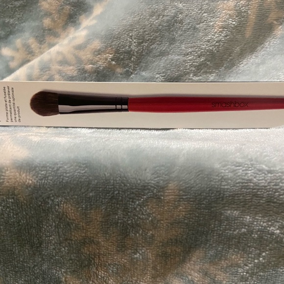 Smashbox Arched Eyeliner & Eye Shadow Brush Duo - Picture 12 of 13